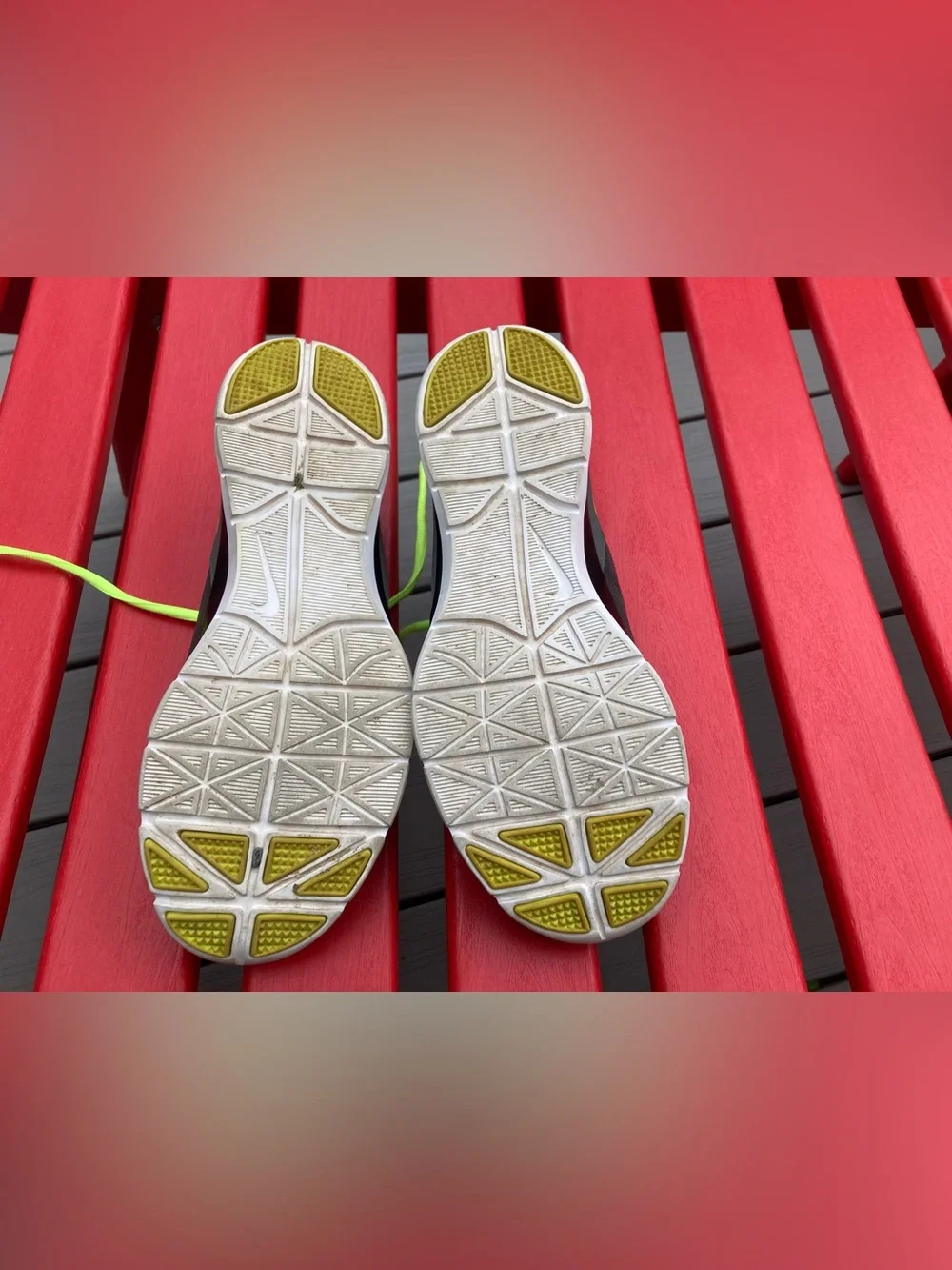 Women’s Nike Sneaker Size 9